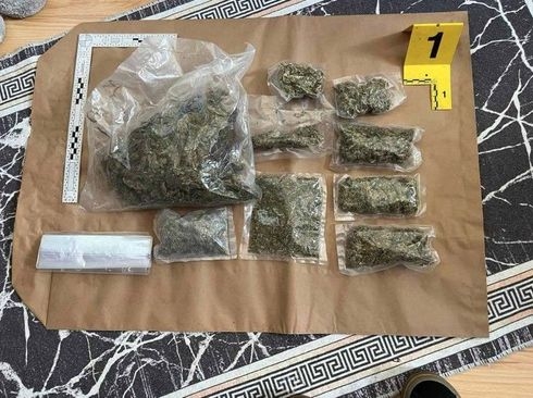 Pao diler u Sarajevu: Pronađene mu psilocibinske gljive, marihuana i spid