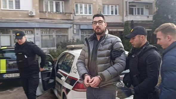 Produžen pritvor Irfanu Kariću, koji je automobilom punim droge pokušao ući među demonstrante