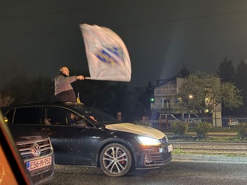 Video / Pogledajte slavlje na ulicama Sarajeva nakon plasmana Zmajeva na Mundijal