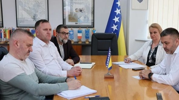 Lakić sa Sindikatom Željezare: "Stečaj i otpuštanje radnika u nisu opcija"