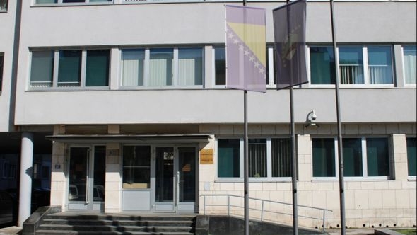 Preinačena presuda Kantonalnog suda u Tuzli Kemalu Mehinoviću za zloupotrebu položaja: Sebi pribavio 85.000 KM