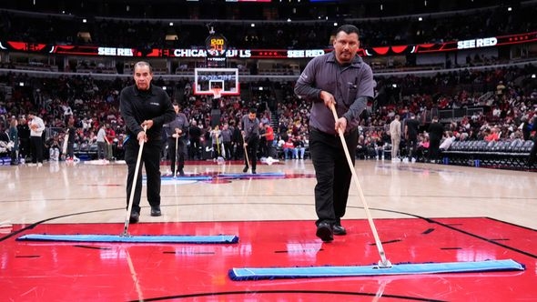 Video / Bizarno: Zbog vlage u dvorani otkazana utakmica NBA lige