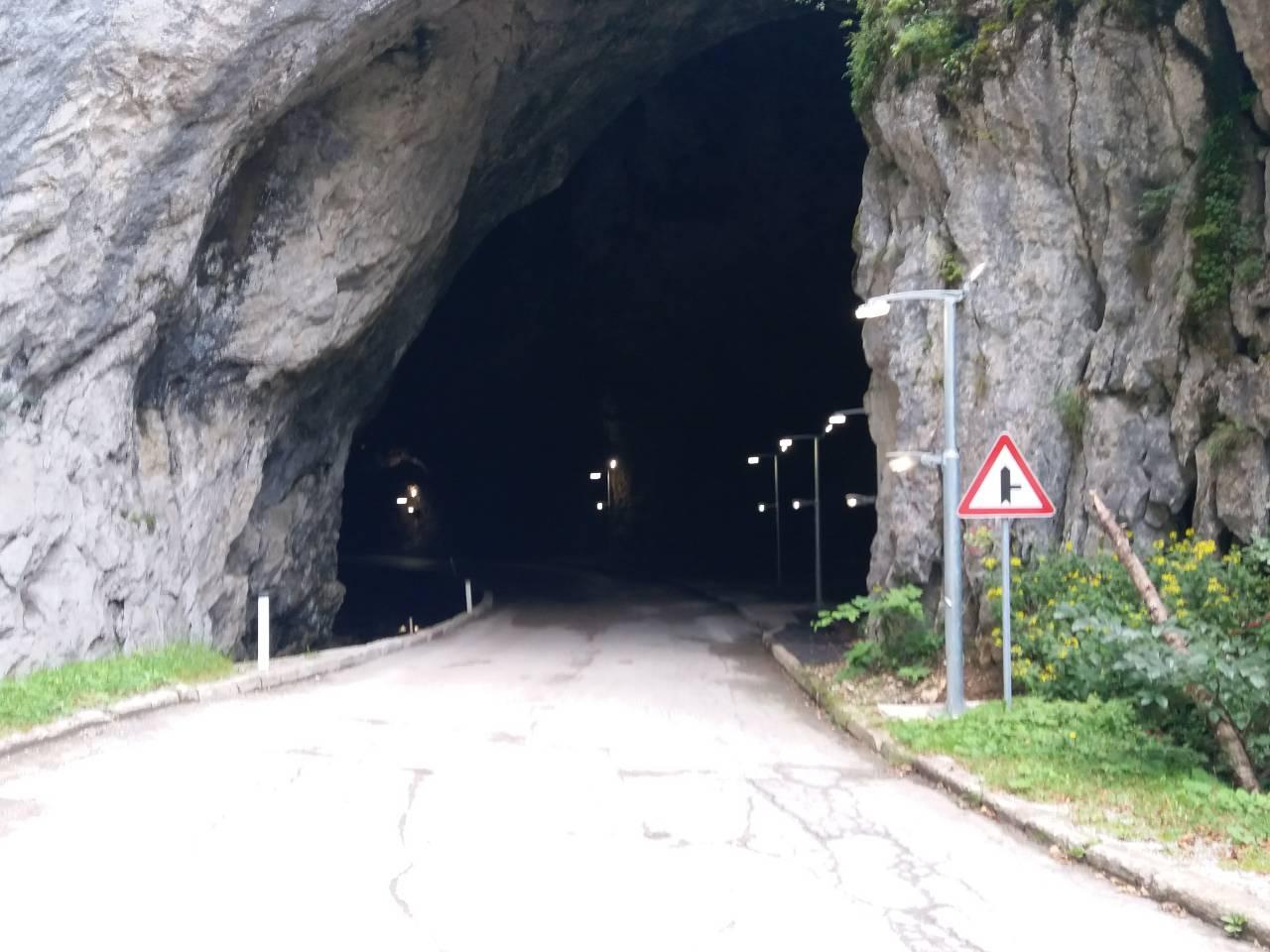 Konačno osvijetljen prirodni tunel ''Stijena'' u Varešu