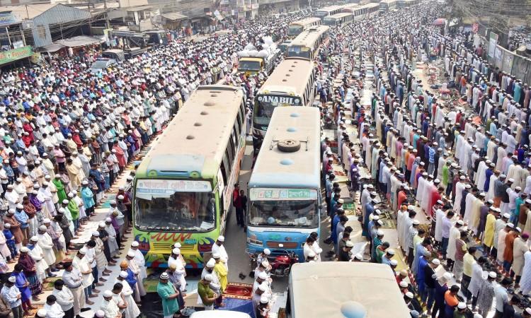 Hiljade muslimana u Bangladešu na molitvi za svjetski mir