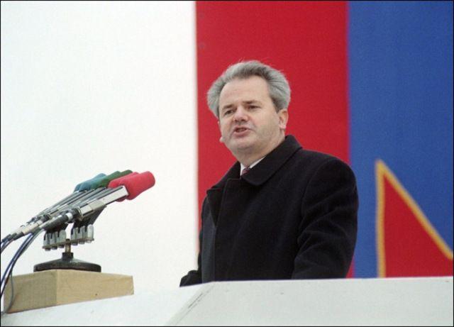 Na današnji dan prije 28 godina Milošević izveo tenkove na ulice Beograda