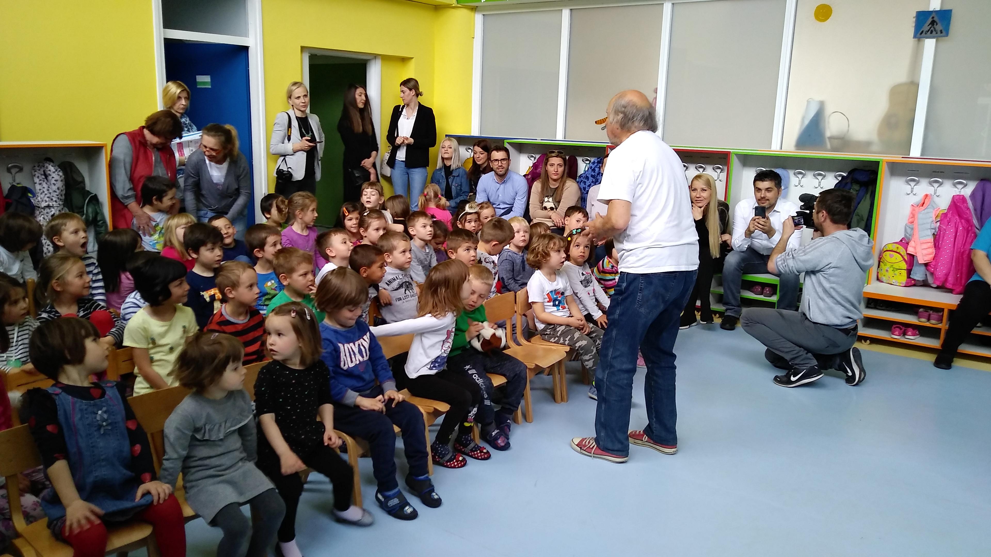 Mališani SOS Dječijeg sela uživali u predstavi Zijaha Sokolovića