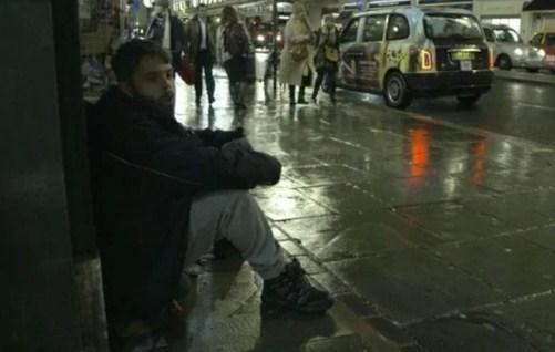 Bogati mladić mislio da su beskućnici lijeni, pa proveo tri noći na ulici: Nije dobro završilo