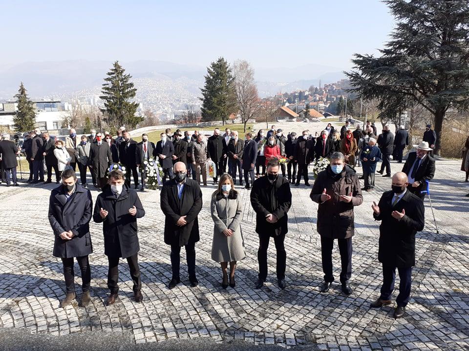 Delegacije položile cvijeće i obilježile Dan nezavisnosti BiH