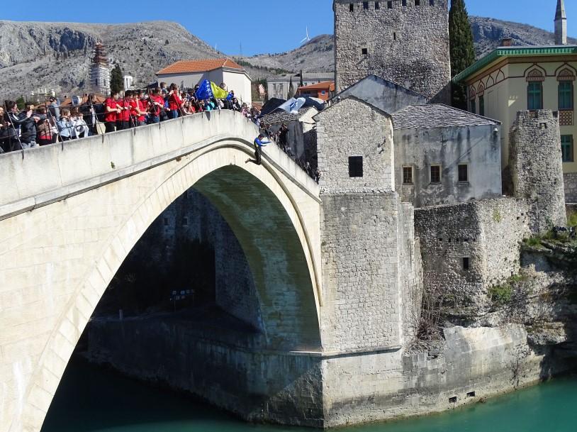 Dan nezavisnosti obilježen u Mostaru: Skok sa Starog mosta