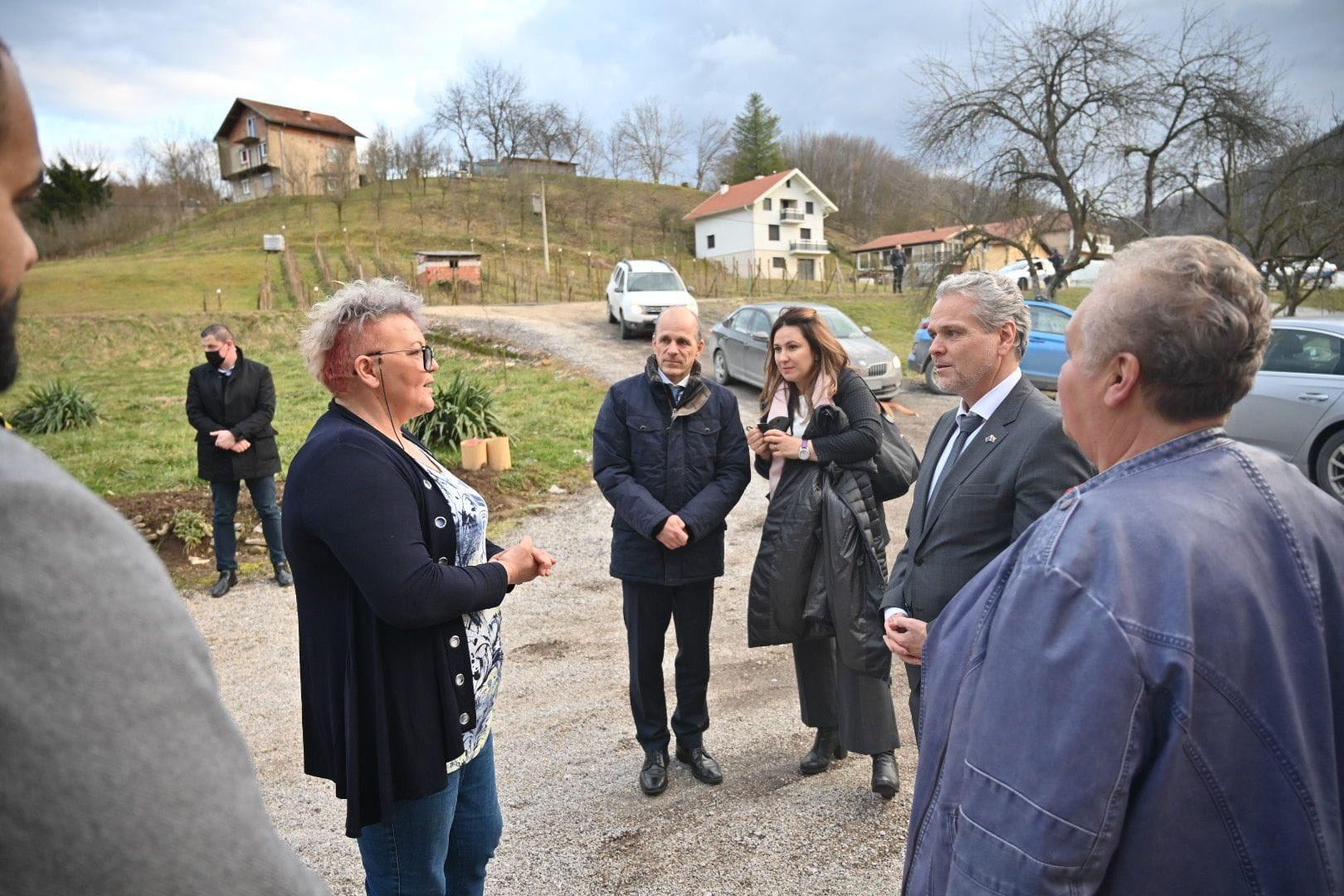Satler sa nizozemskim ambasadorom: Posjetili sestre Mejremić u Konjević Polju