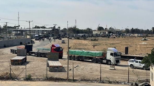 Konvoj pomoći ulazi u Gazu - Avaz