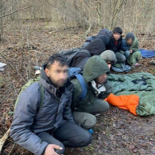 Predložen pritvor za četvoricu migranata koji su uhapšeni kod Donjeg Svilaja: Oružje i streljivo htjeli prokrijumčariti u Hrvatsku