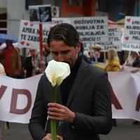 Foto + video / Održana mirna protestna šetnja za ubijenu Amru Kahrimanović 
