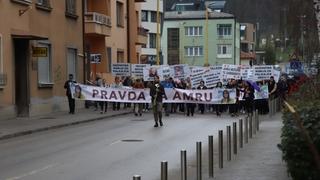 Foto + video / Završena mirna protestna šetnja za ubijenu Amru Kahrimanović