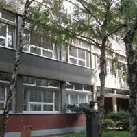 Dojava o bombi u školi "Drinka Pavlović" u Beogradu: Roditeljima javljeno da ne dovode djecu