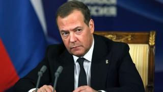 Medvedev nazvao Zelenskog "klaunom u zelenim hulahopkama", pa ponudio formulu mira