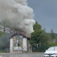 Video / Požar u Tuzli, vatrogasci na terenu