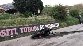Sudar motora i tri automobila u Mostaru: Motociklista teško povrijeđen 