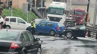 Saobraćajna nesreća u Sarajevu: Tri osobe povrijeđene, stvorile se velike gužve