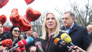 Dodik i Cvijanović dijelili cvijeće ženama u Banjoj Luci