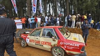 Tragedija na utrci u Šri Lanci: Automobil se zabio u gledatelje,
među poginulim i djevojčica (8)
