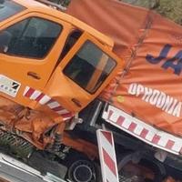 Teška nesreća kod Kaknja: Automobilom se zabio u vozilo ophodnje autocesta, pet osoba povrijeđeno