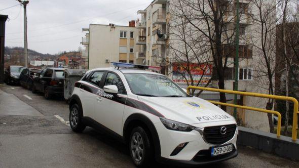 Policija pretresla vozilo - Avaz
