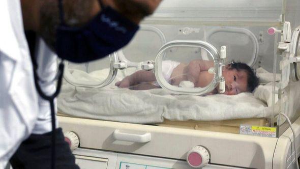 Spasioci porodili majku: Beba je na sigurnom u bolnici - Avaz