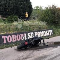 Sudar motora i tri automobila u Mostaru: Motociklista teško povrijeđen 